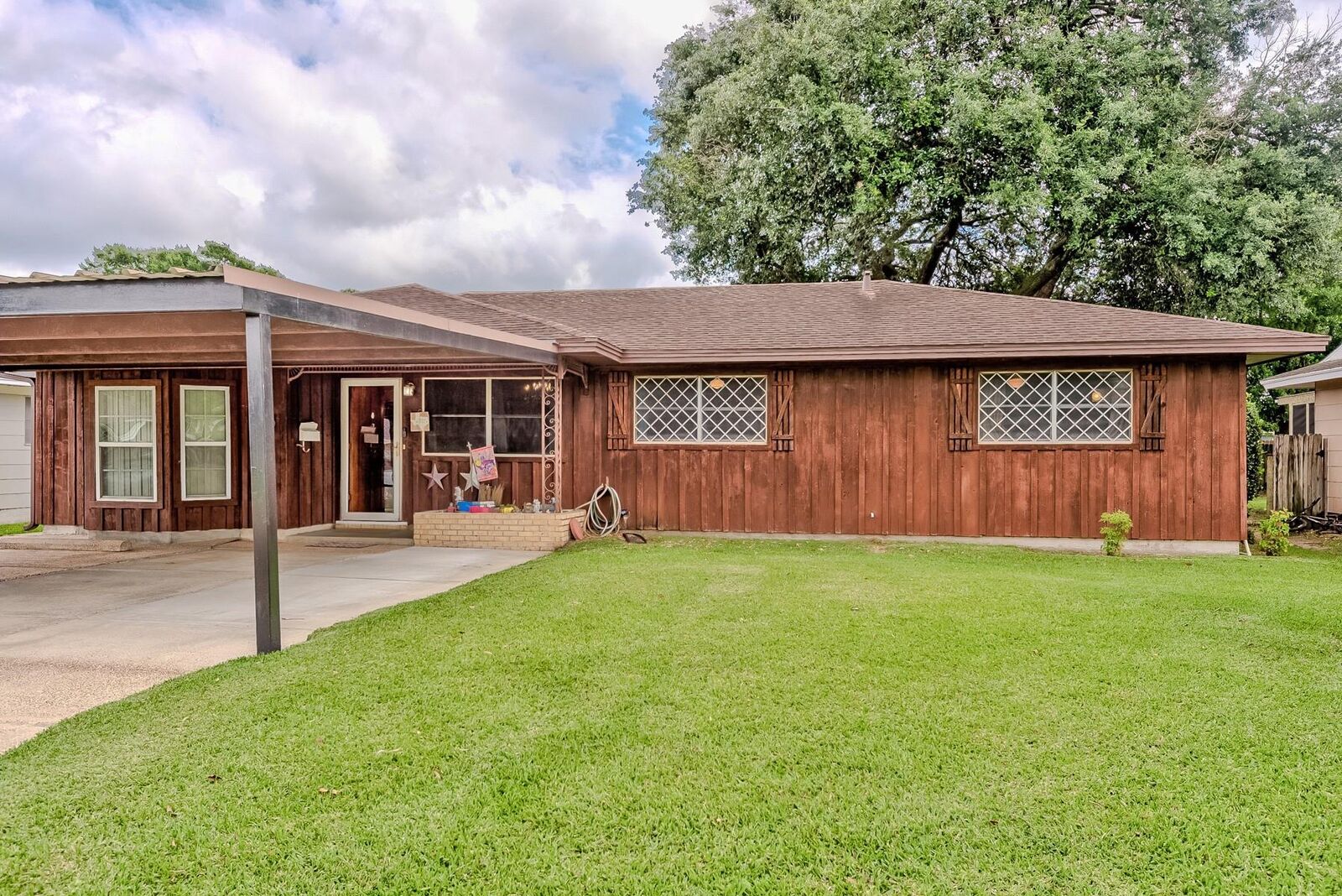 Property Photo: 2719 Avenue M TX 77627