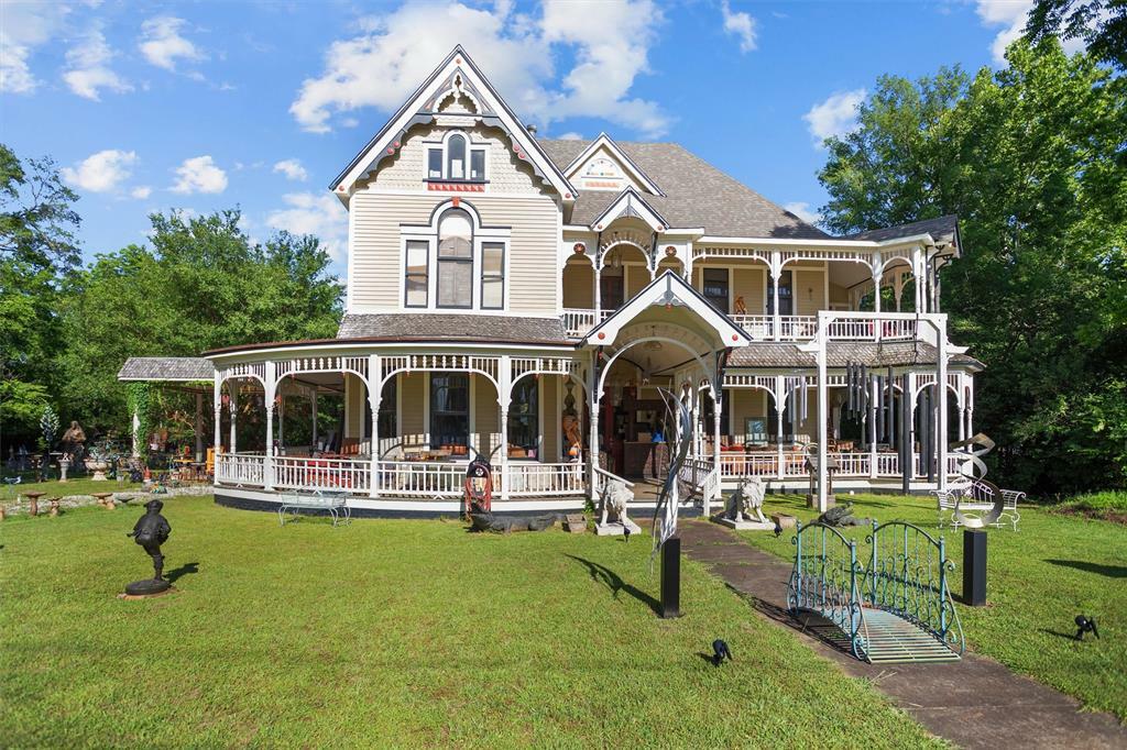 Property Photo: 310 N Mound Street TX 75961