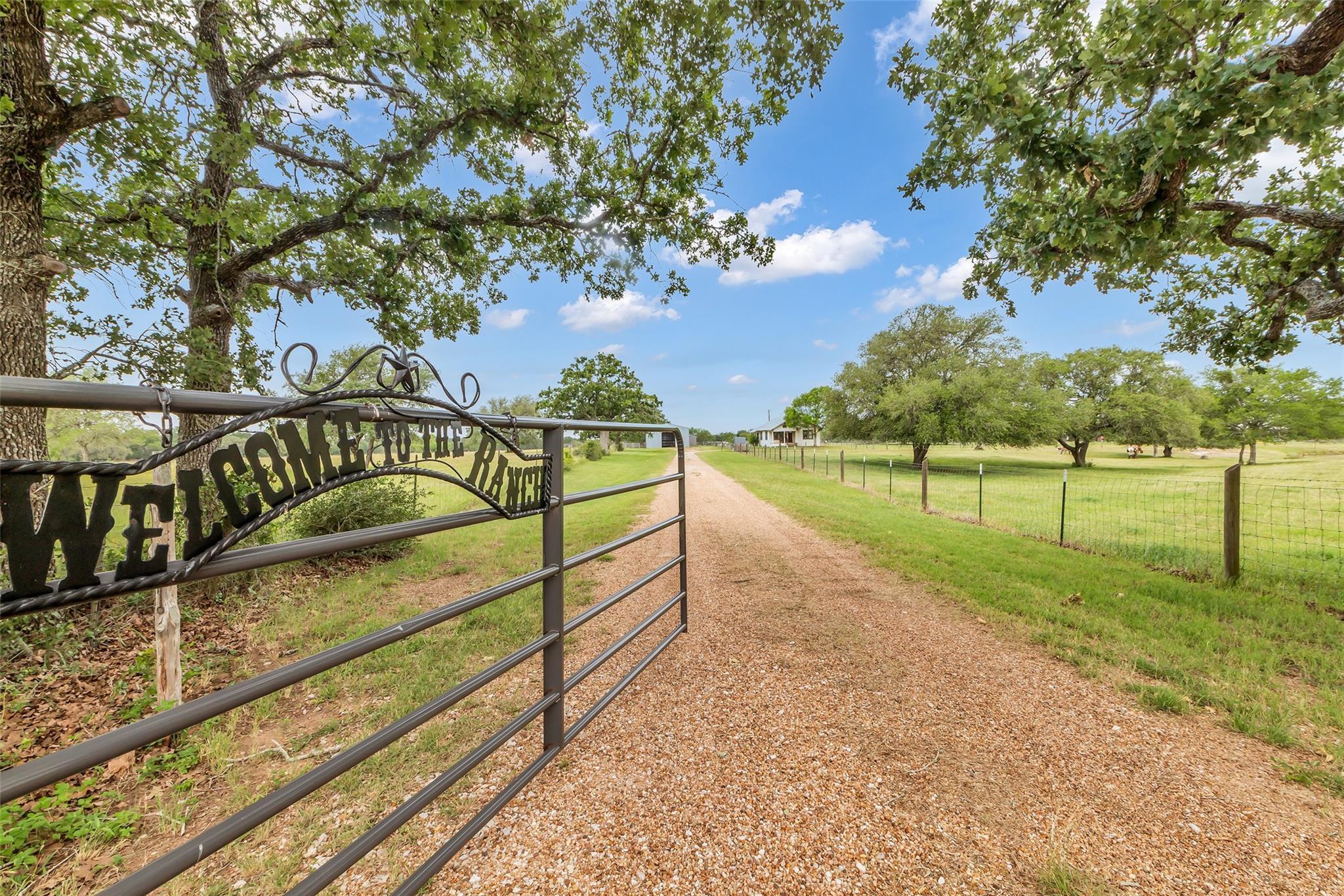 Property Photo:  3738 E Parker Road  TX 78949 