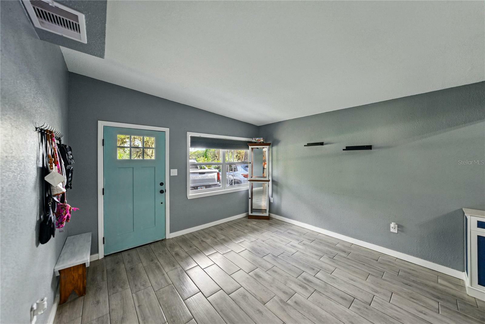 Property Photo: 1140 W Seminole Trail FL 33830