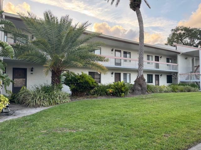 Property Photo: 105 Lakeview Way 105 FL 34677