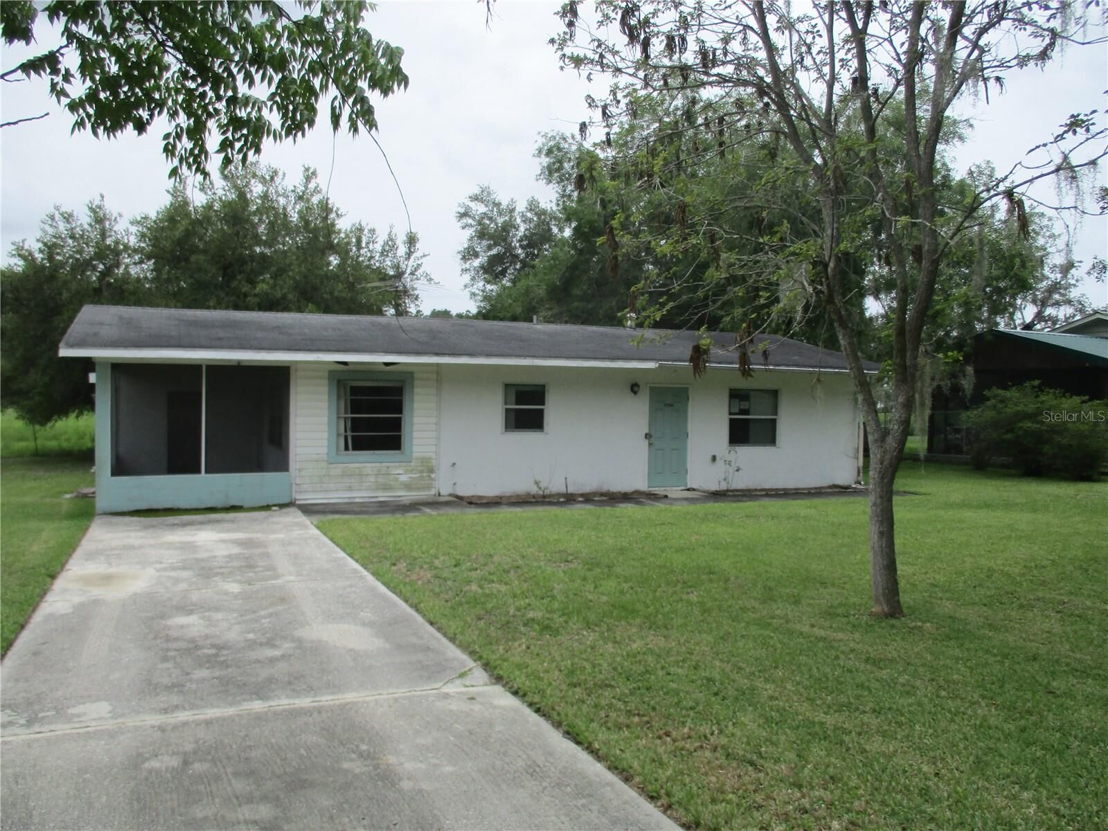 Property Photo: 37850 Crystal Way FL 33523