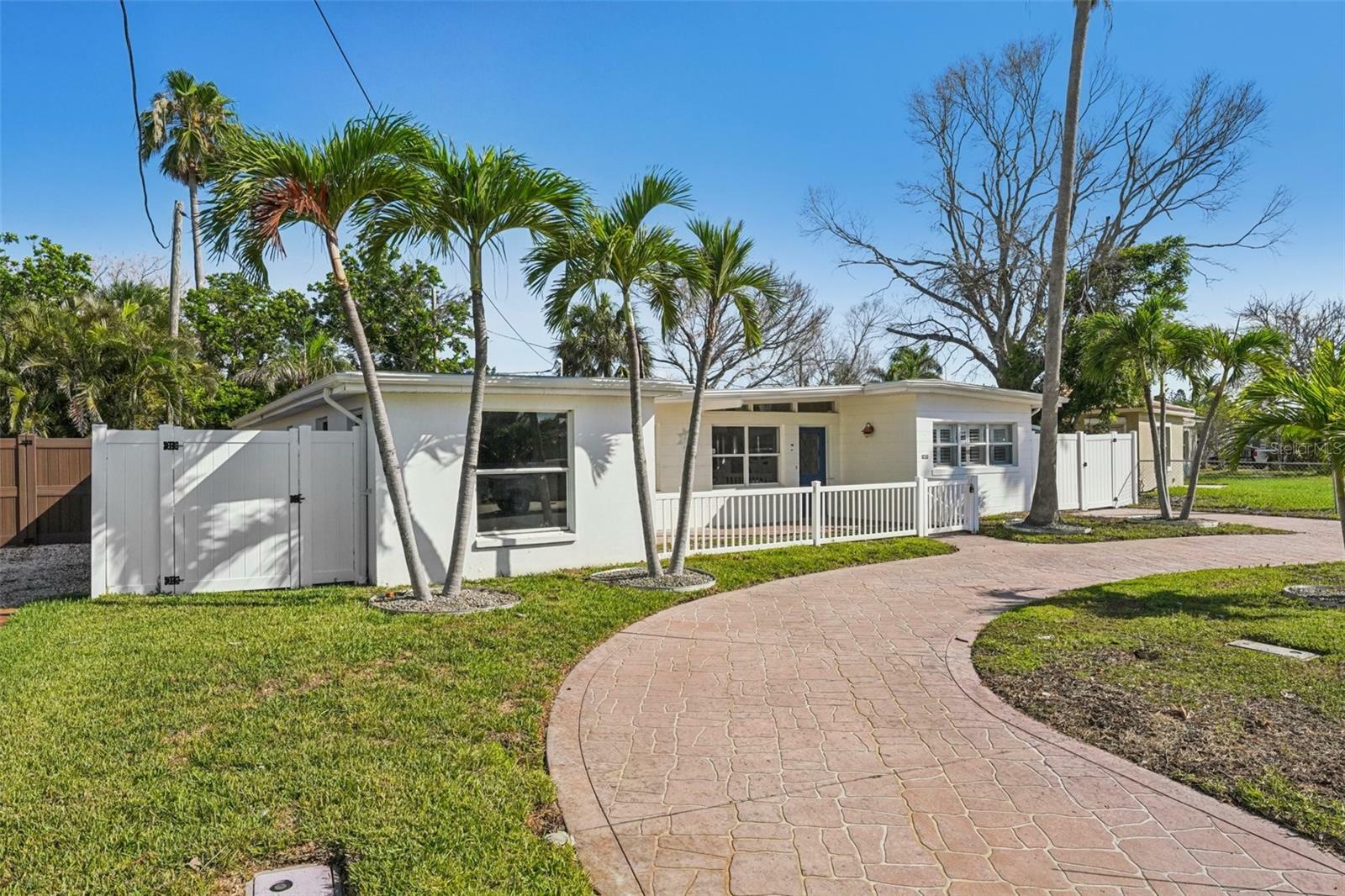 Property Photo:  709 Pruitt Drive  FL 33708 