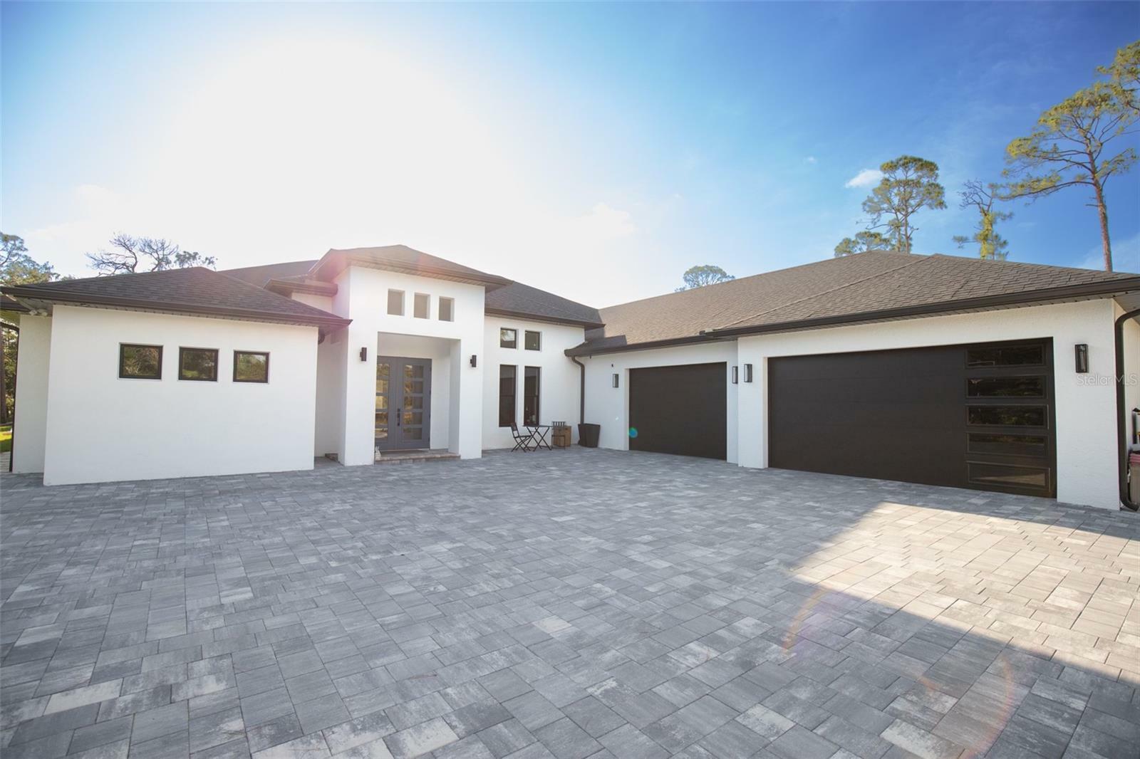 Property Photo: 6713 Taneytown Street FL 34291