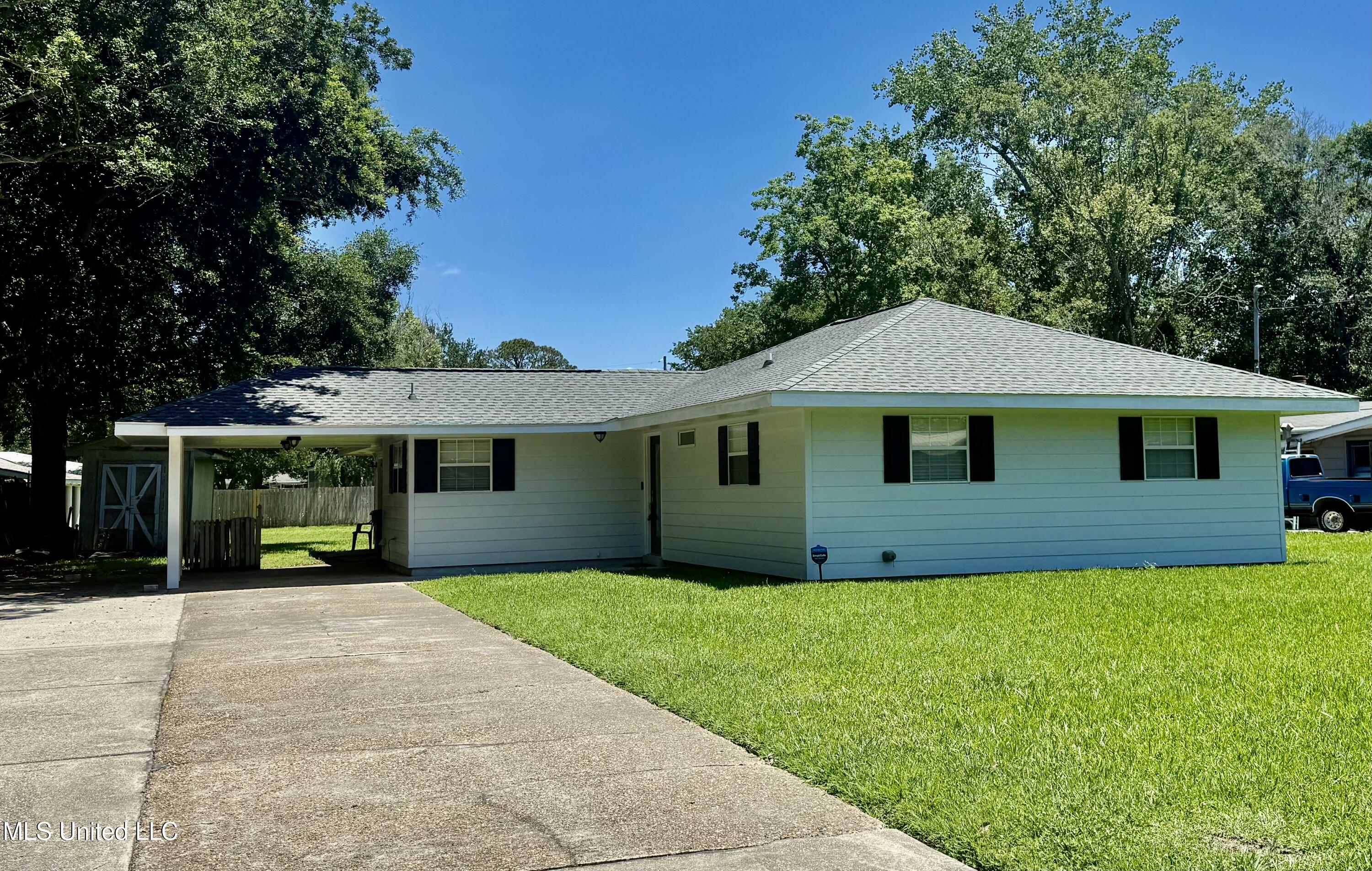 Property Photo: 2609 Wilson Avenue MS 39567