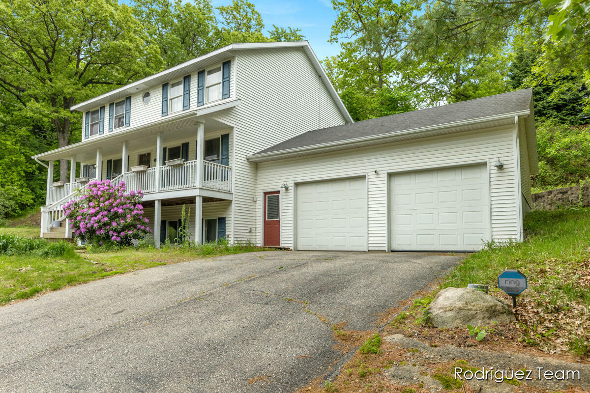 Property Photo: 4160 Knapp Valley Drive MI 49525-9437