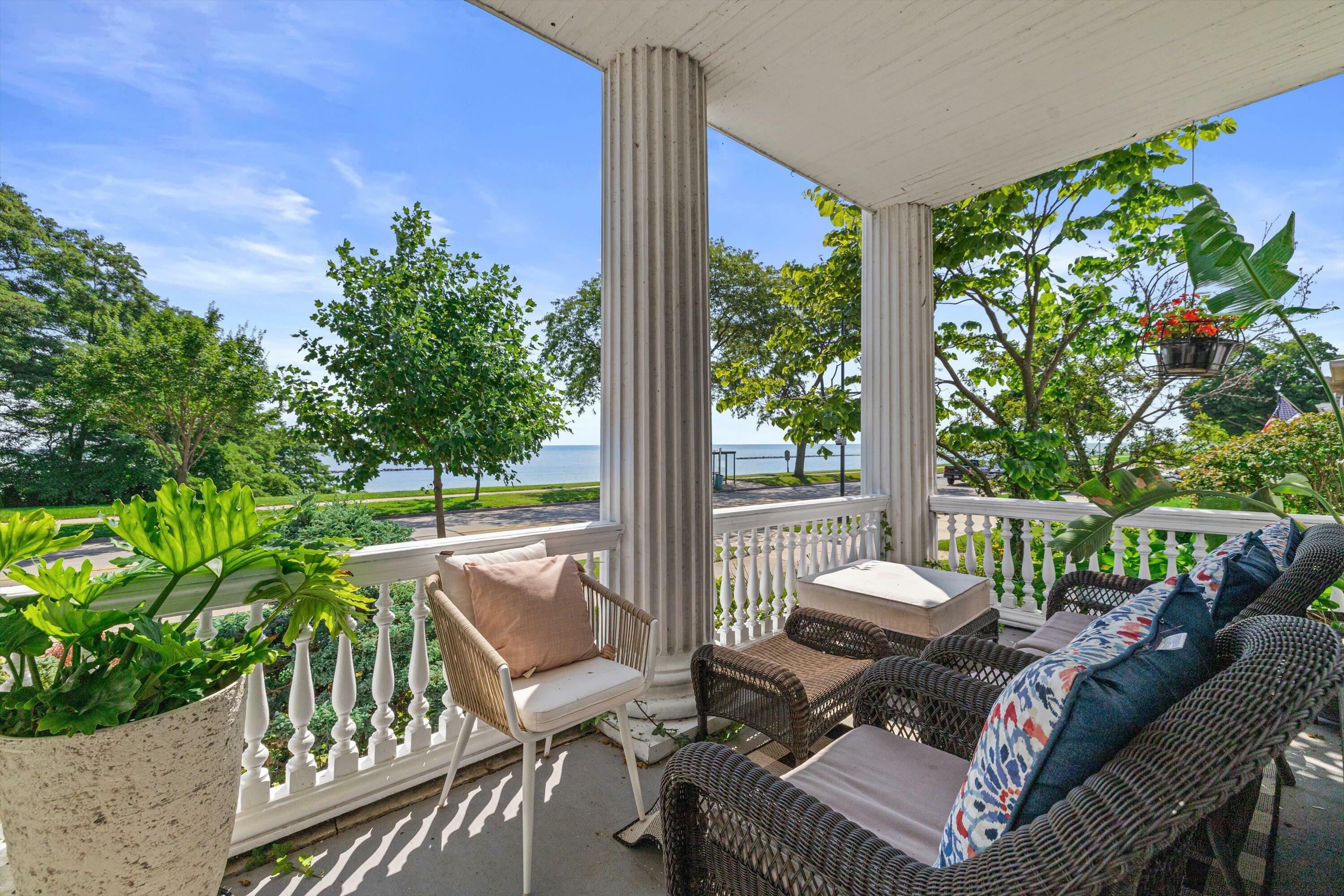 Property Photo:  1324 Main St  WI 53403 
