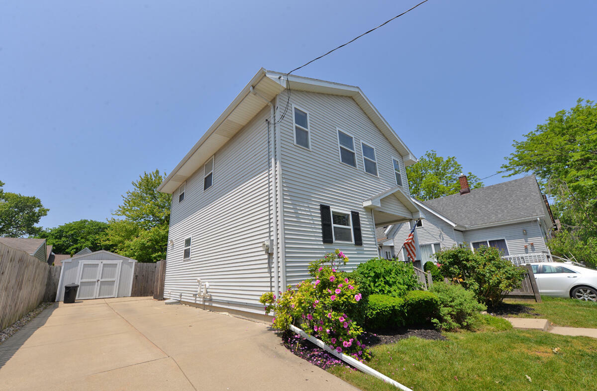 Property Photo: 1906 Erie St WI 53402
