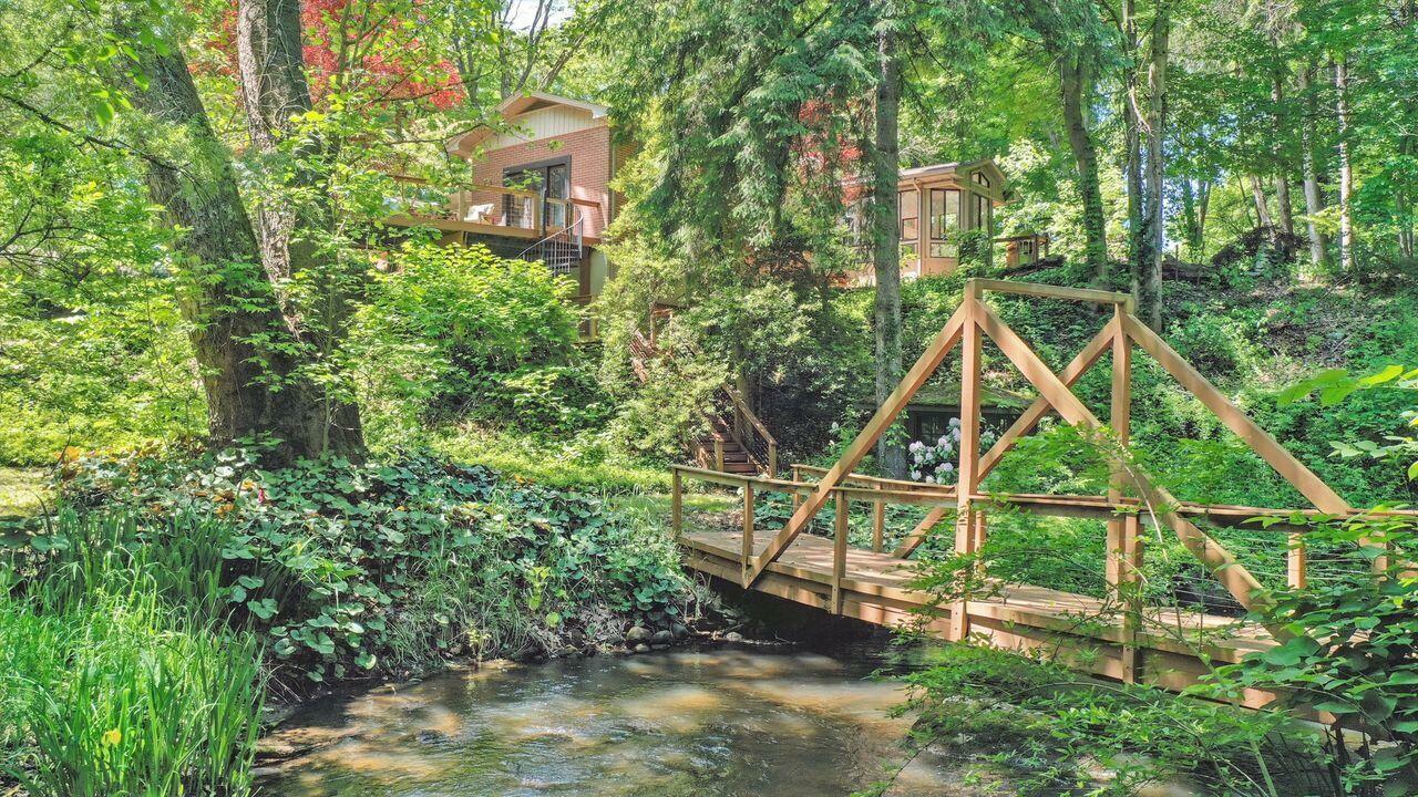 Property Photo:  1630 S 3rd Street  MI 49120 
