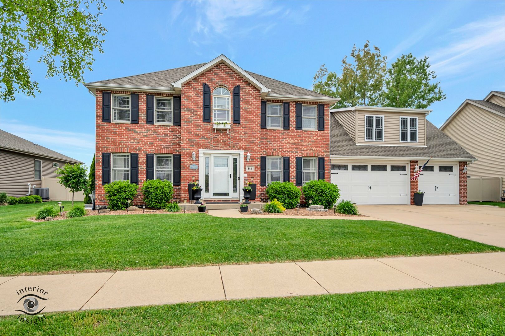Property Photo: 883 White Tail Bend IL 60950
