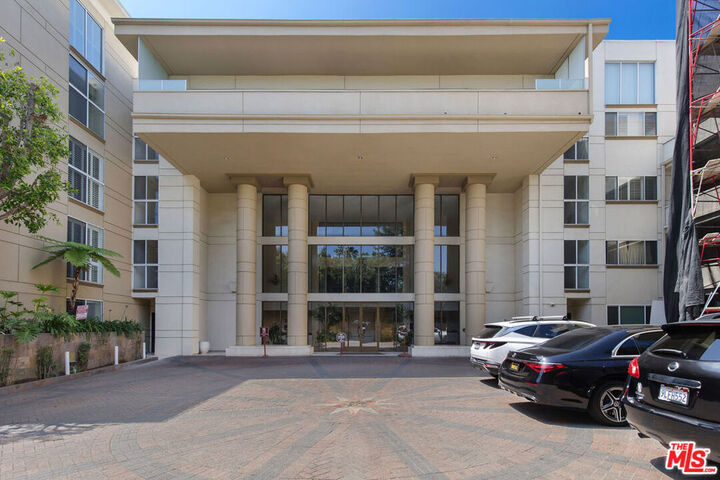 Property Photo:  4949 Genesta Avenue 212A  CA 91316 