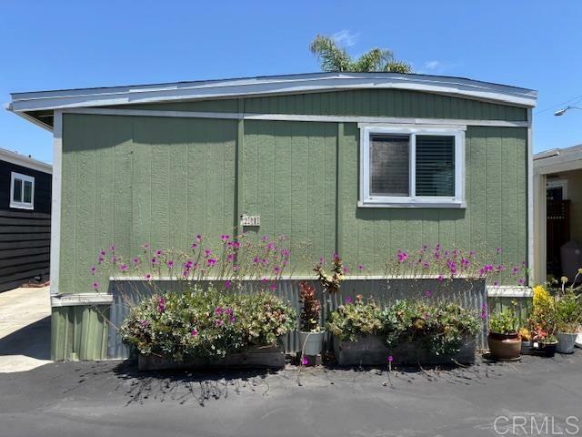 Property Photo:  123 Jasper Street 21  CA 92024 