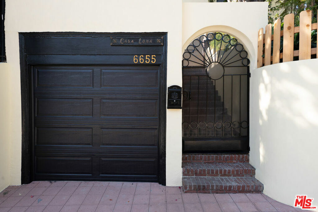Property Photo: 6655 Emmet Terrace CA 90068