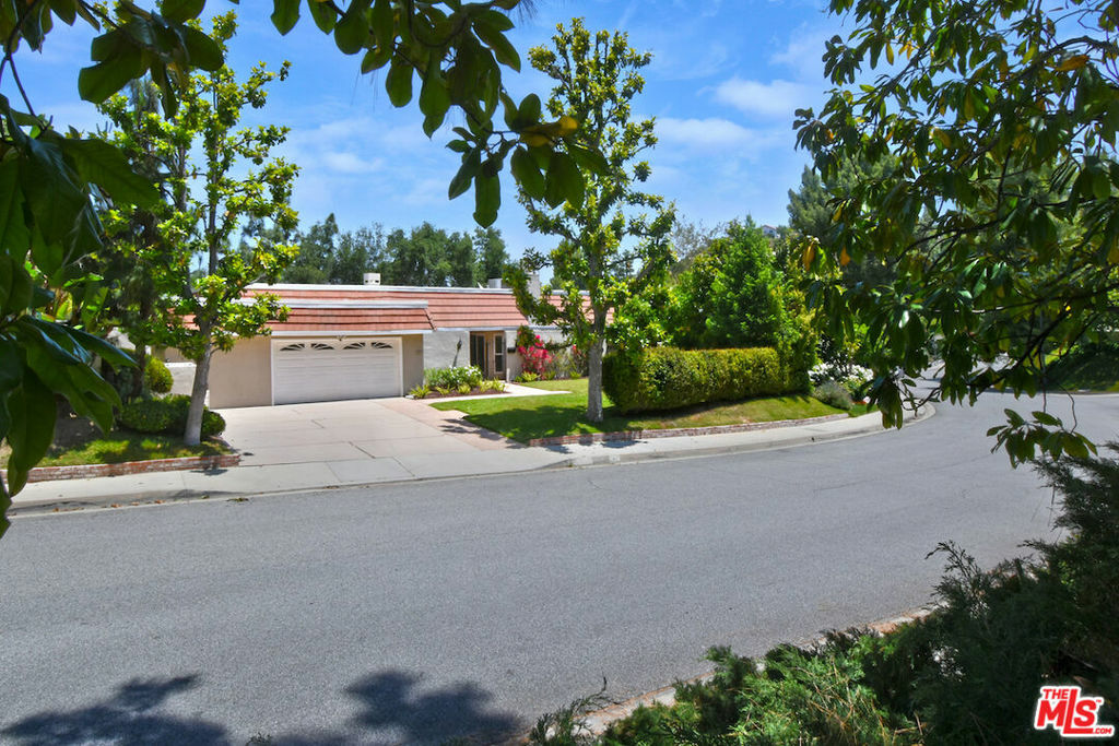 Property Photo: 23637 Park Belmonte CA 91302