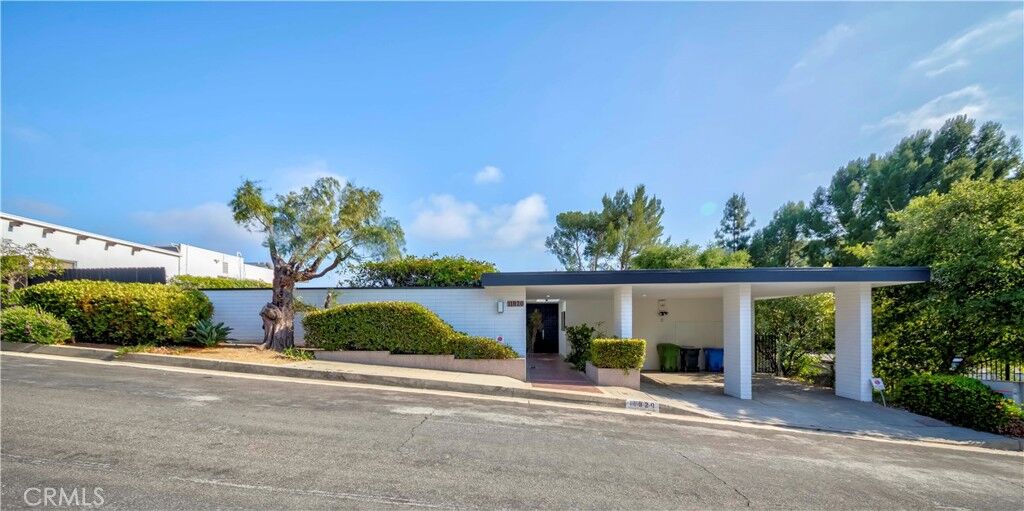 Property Photo: 11820 Bel Terrace CA 90049