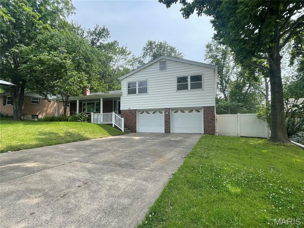 Property Photo: 20 Montauk Drive MO 63146