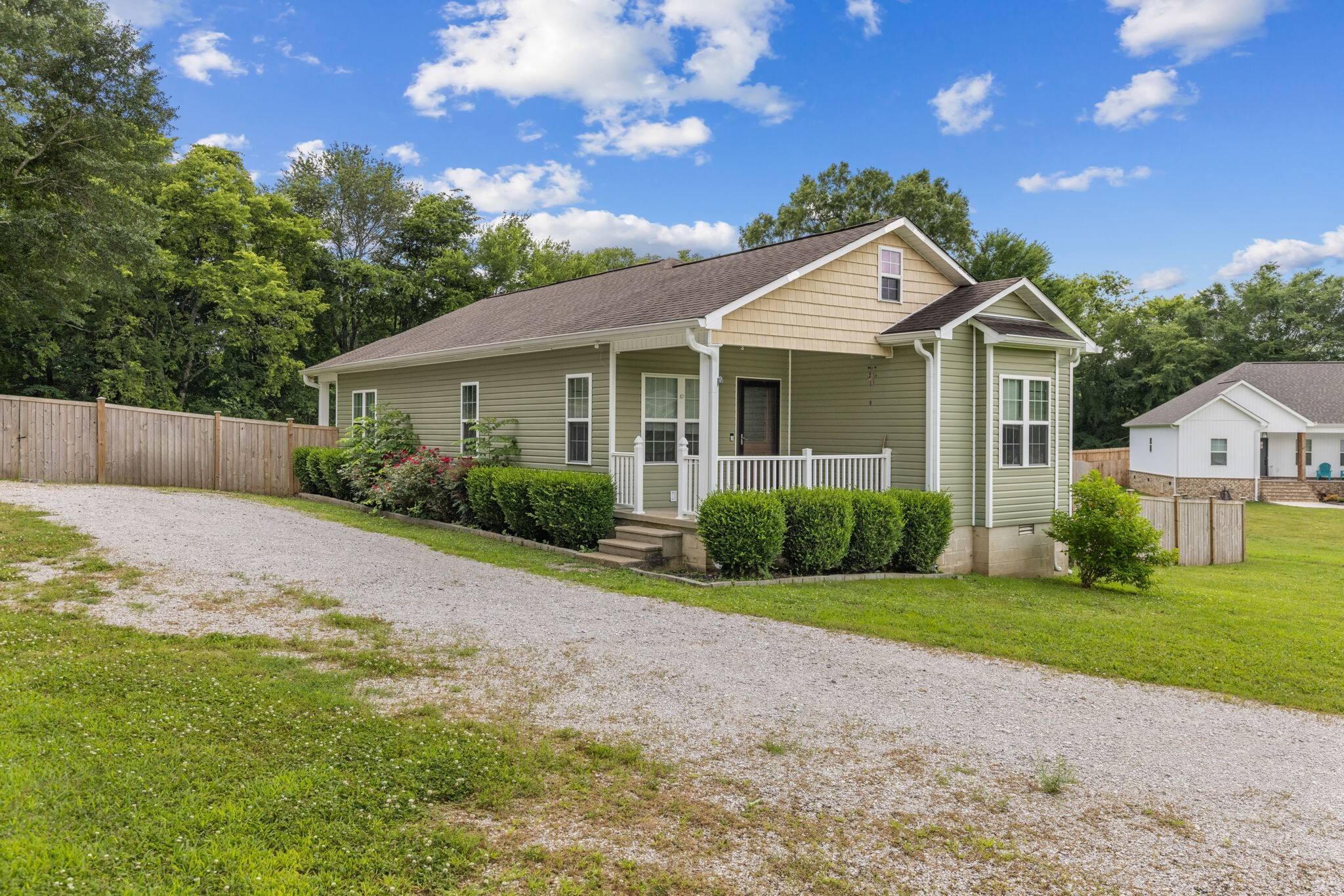 Property Photo:  107 Wallace Cir  AL 35645 