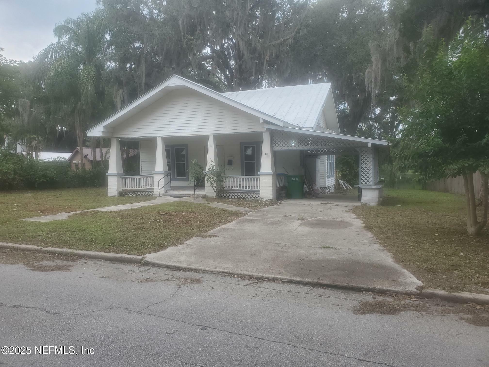 Property Photo: 232 S Main Street FL 32112