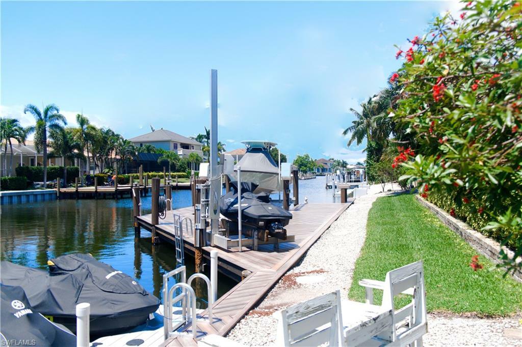 Property Photo: 110 June Ct FL 34145