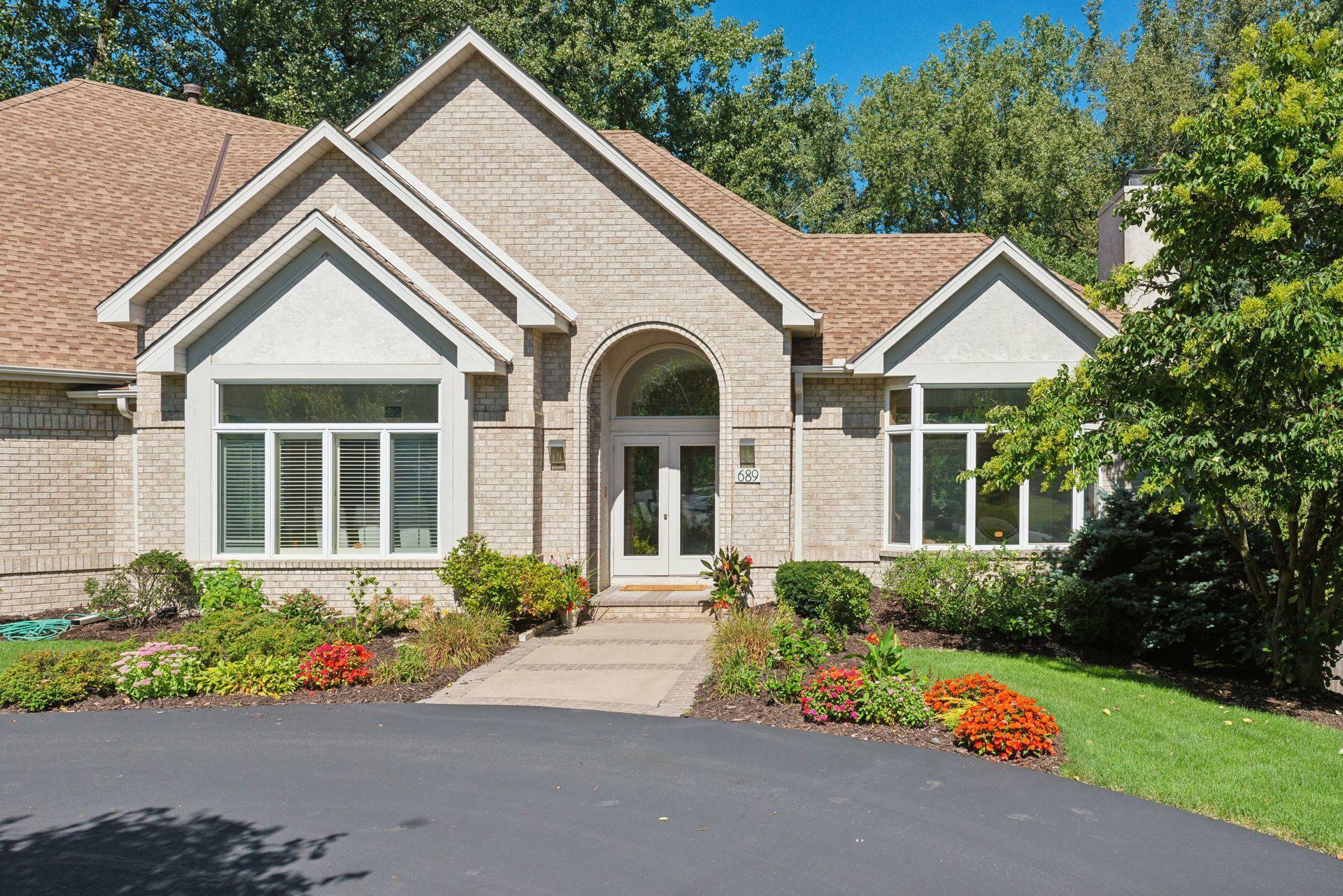 Property Photo: 689 Brookside Lane MN 55118