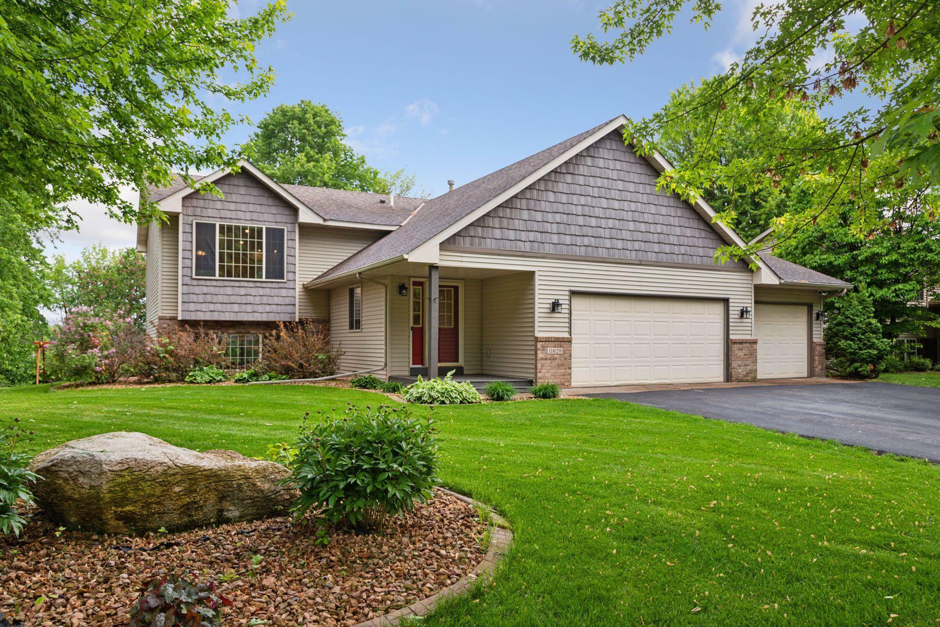 Property Photo: 11029 Shoreline Court MN 55013