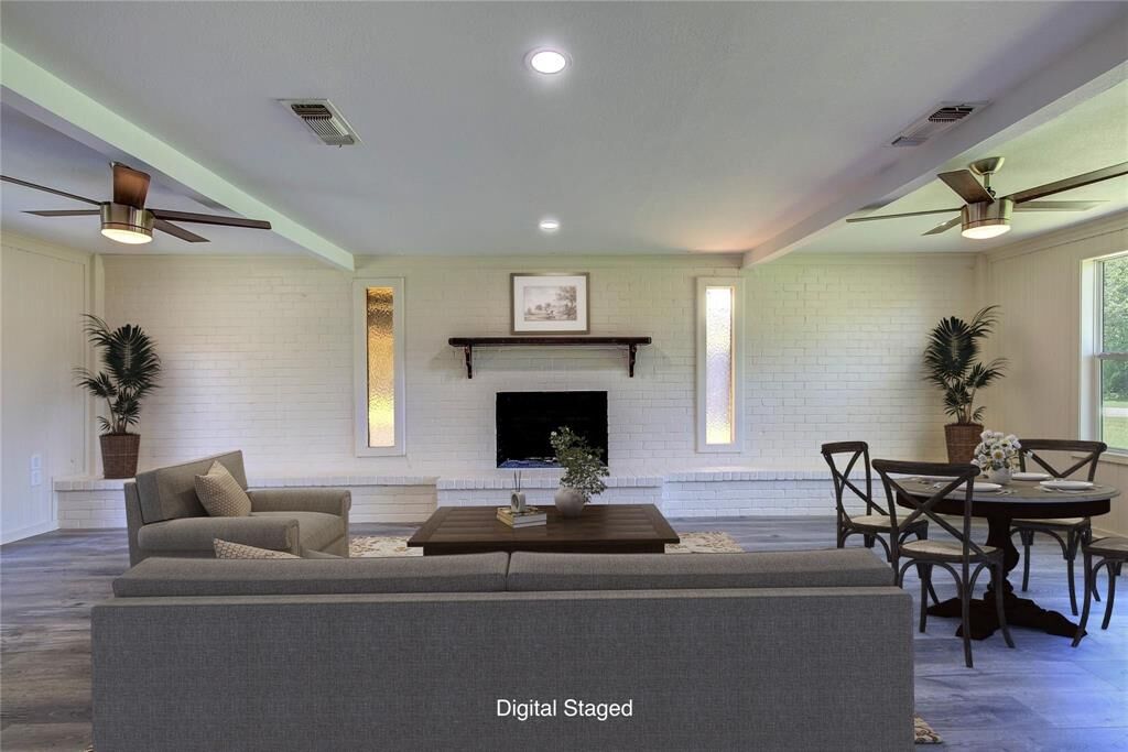 Property Photo: 552 Oak Leaf Trail TX 75472