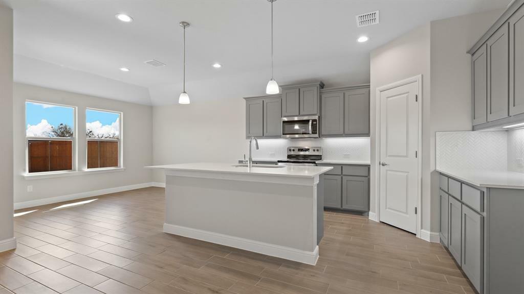 Property Photo: 1753 River Bend Road TX 76028