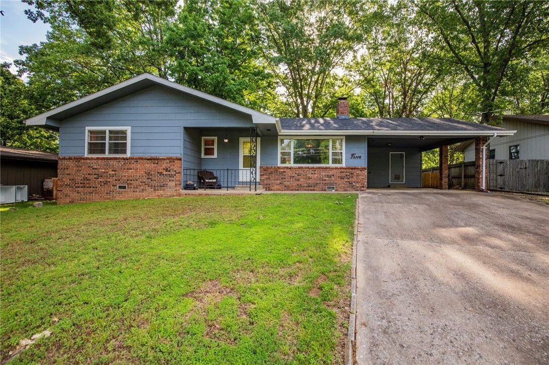 Property Photo:  5 Chapel Lane  AR 72715 