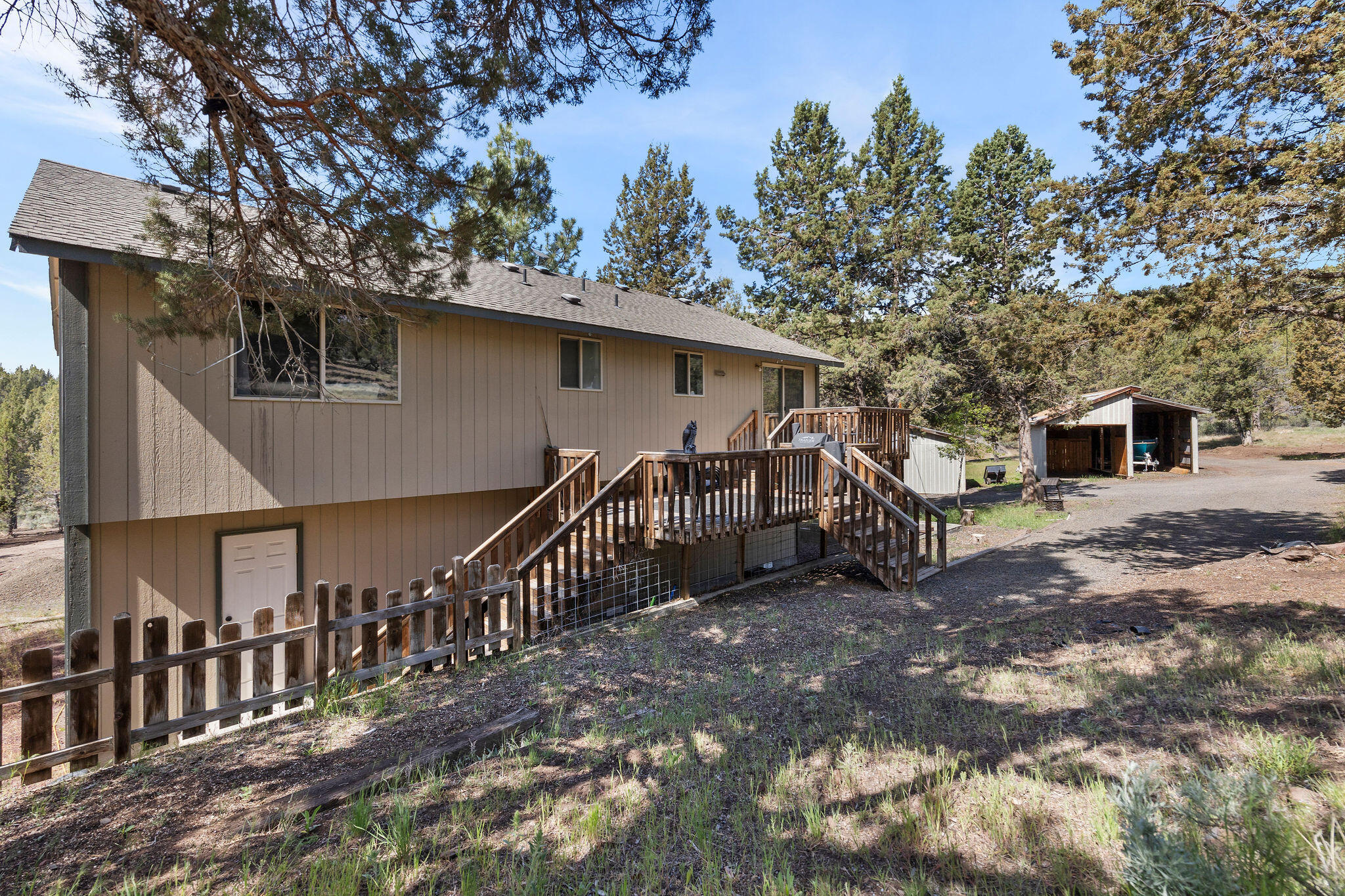 Property Photo: 13551 NE Lawson Road OR 97754