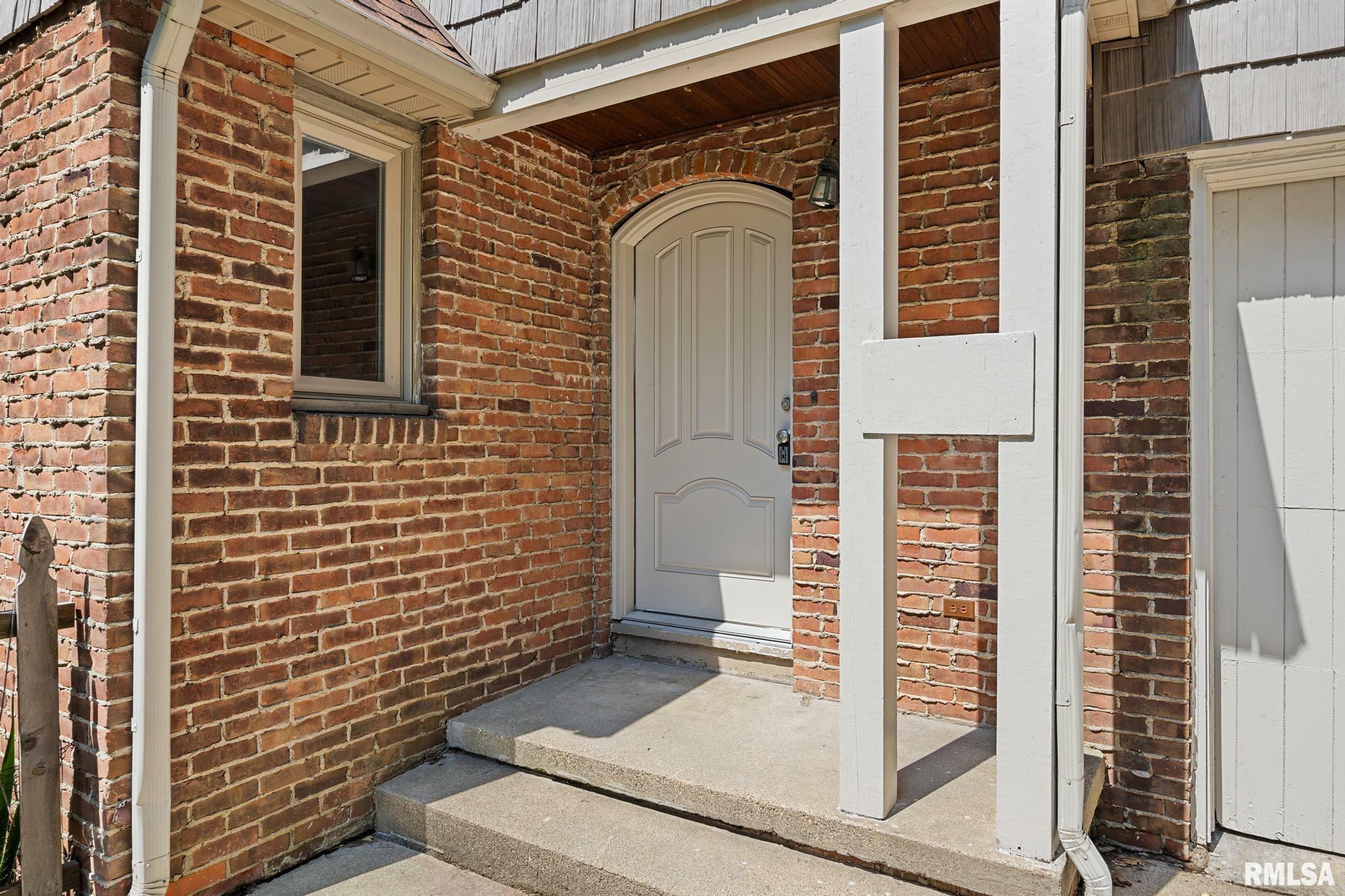 Property Photo: 315 N Ida Street IL 61540