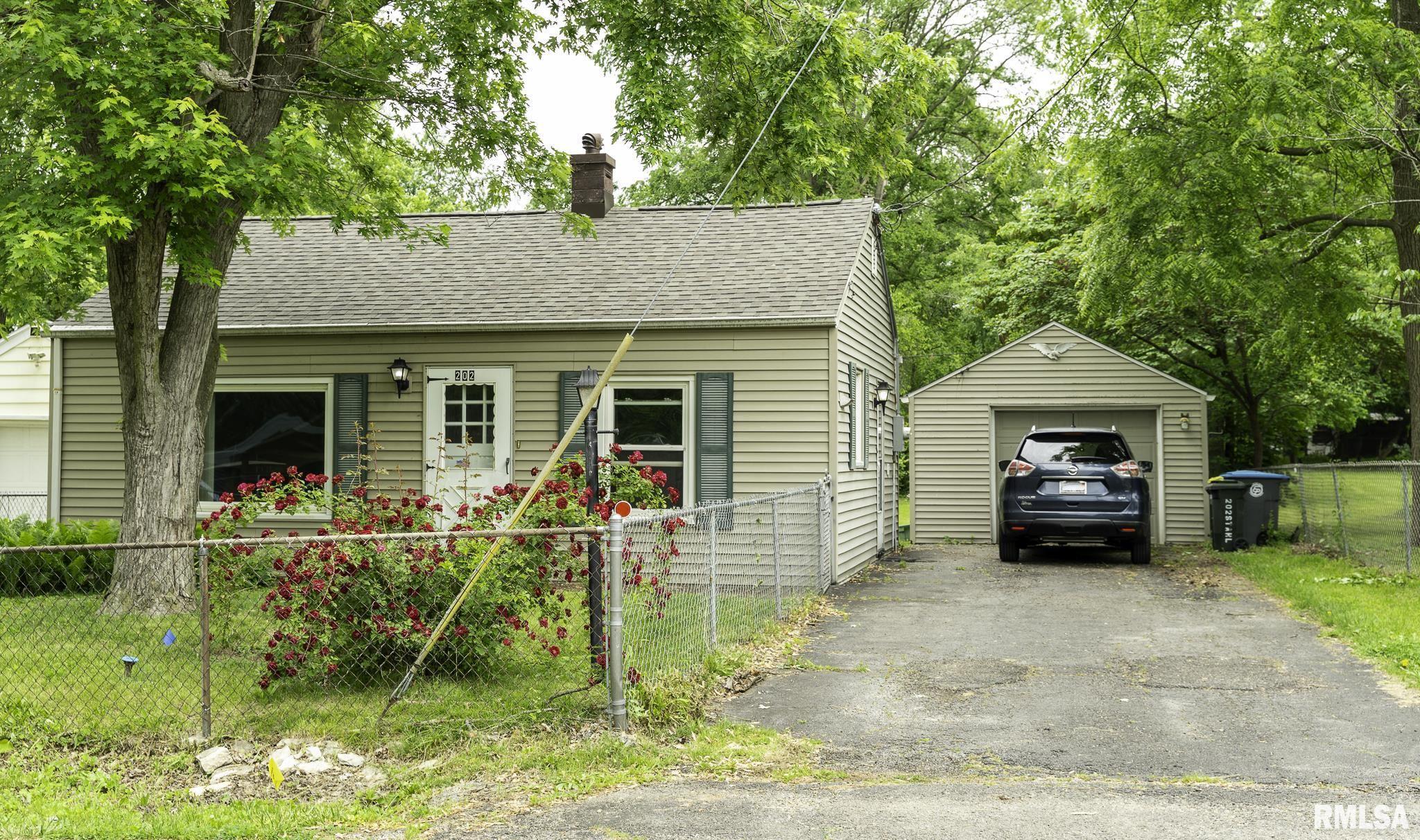Property Photo: 202 Stahl Avenue IL 61571