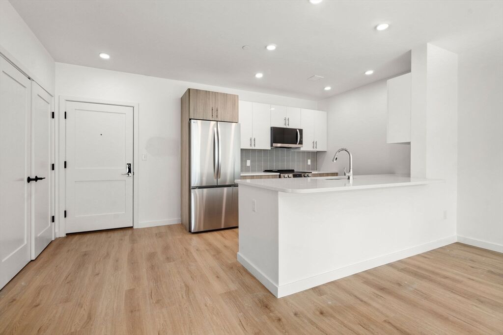 Property Photo: 40 Centre St 402 MA 02446