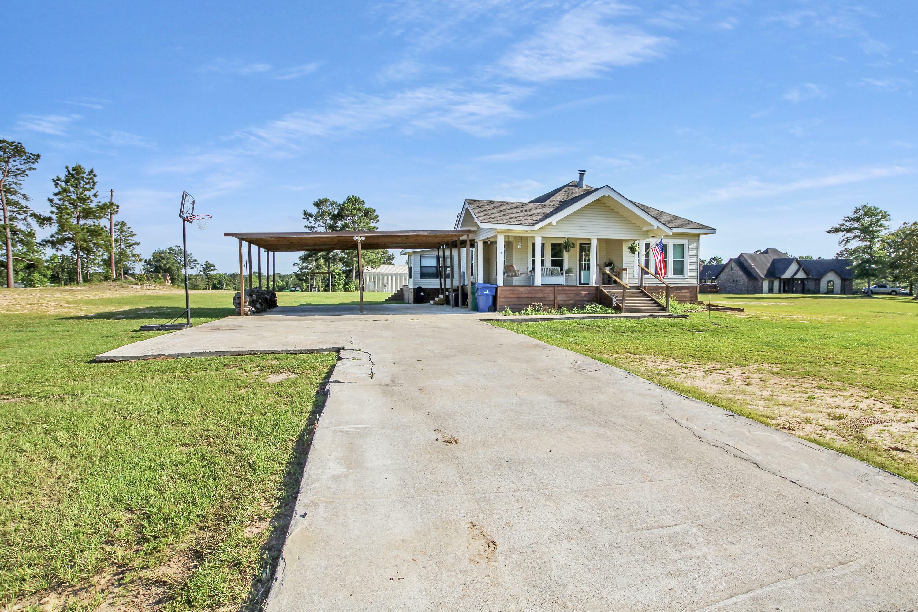 Property Photo: 27 Roberta Ln. LA 71403
