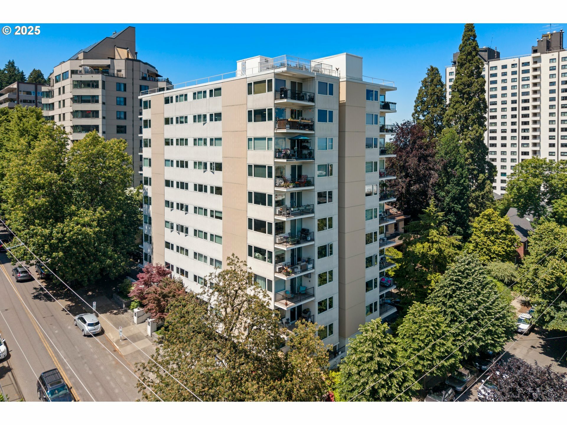 Property Photo: 2211 SW Park Pl 603 OR 97205