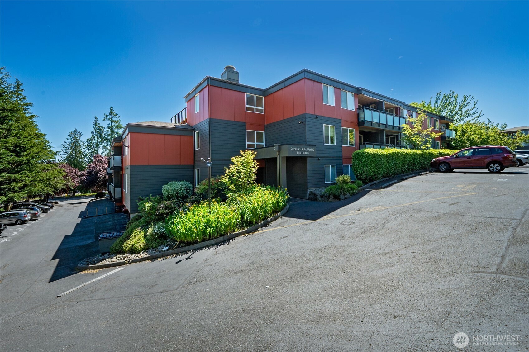 Property Photo: 7021 Sand Point Wy B319 WA 98115