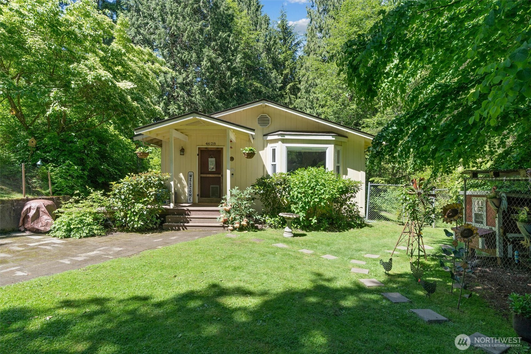 Property Photo: 4628 109th Avenue SE WA 98290