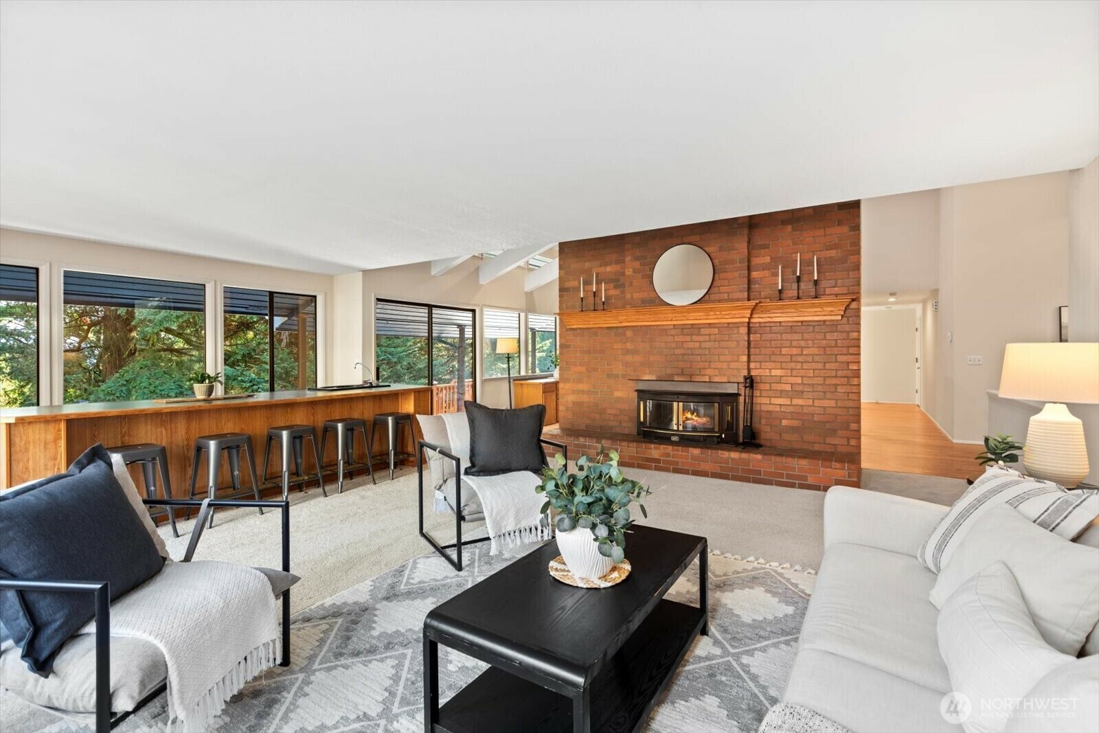 Property Photo:  21907  3rd Avenue SE  WA 98021 