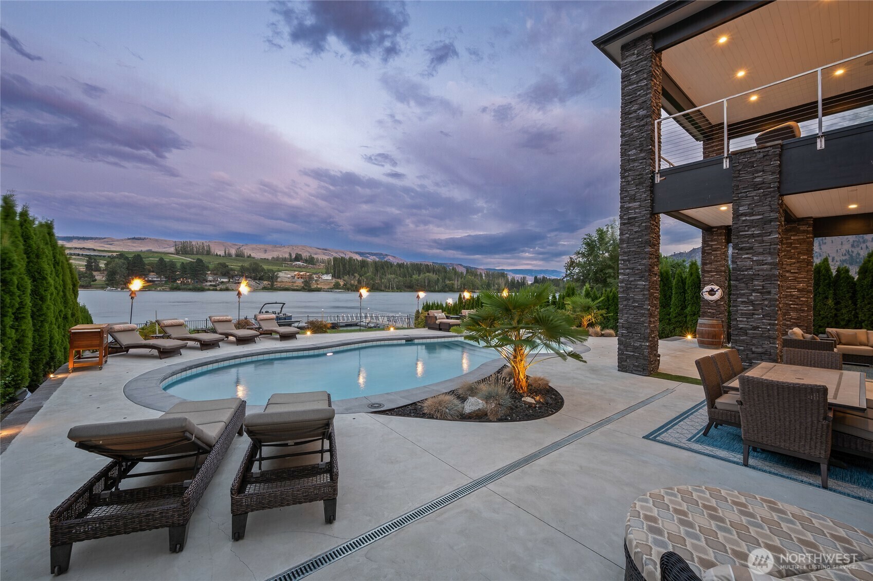 Property Photo:  106  Shypoke Place  WA 98822 
