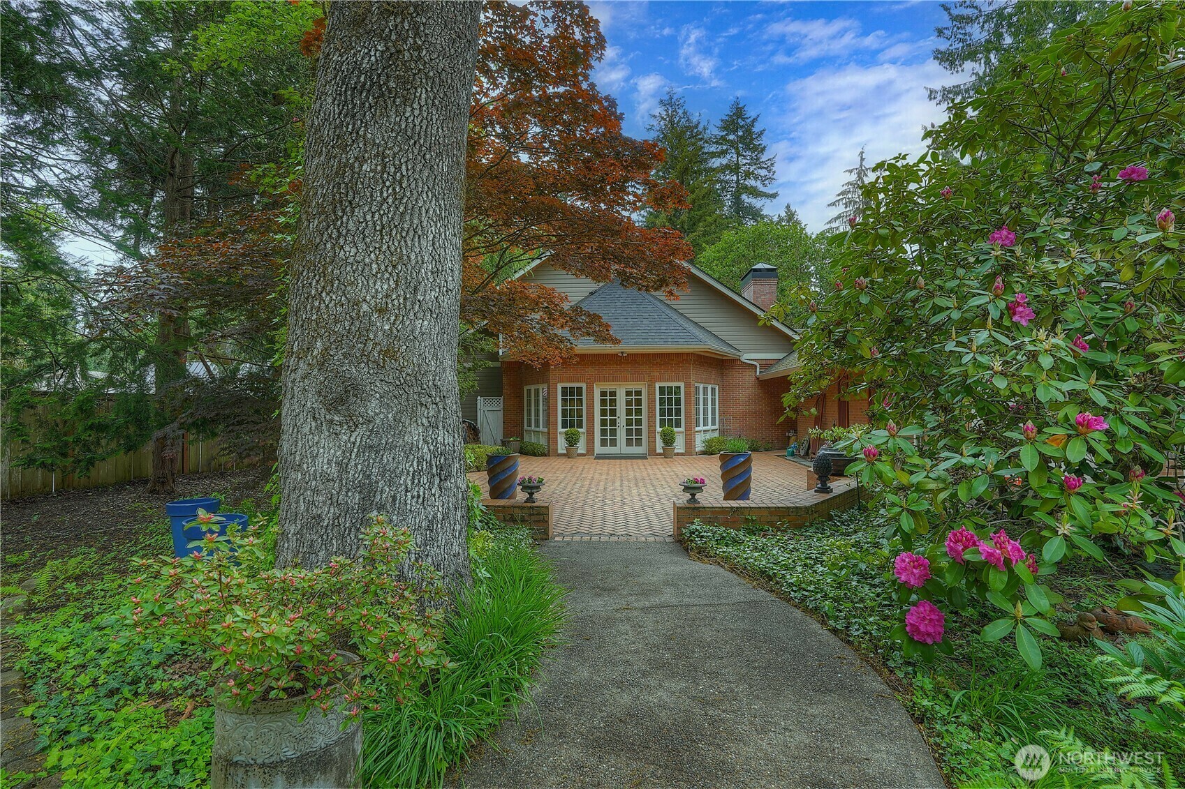 Property Photo: 11417 Gravelly Lake Drive SW WA 98499