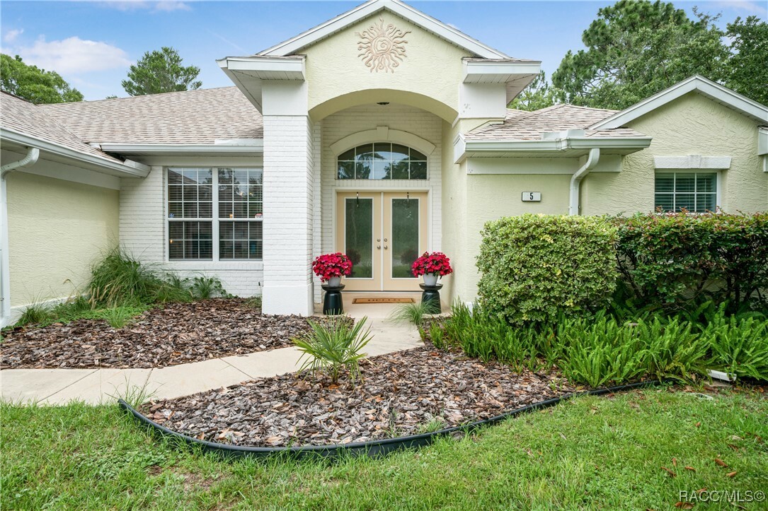 Property Photo: 5 Primula Court W FL 34446