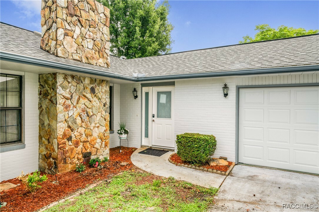 Property Photo: 8831 E Sandpiper Drive FL 34450