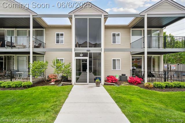 Property Photo: 307 N Eton Street MI 48009