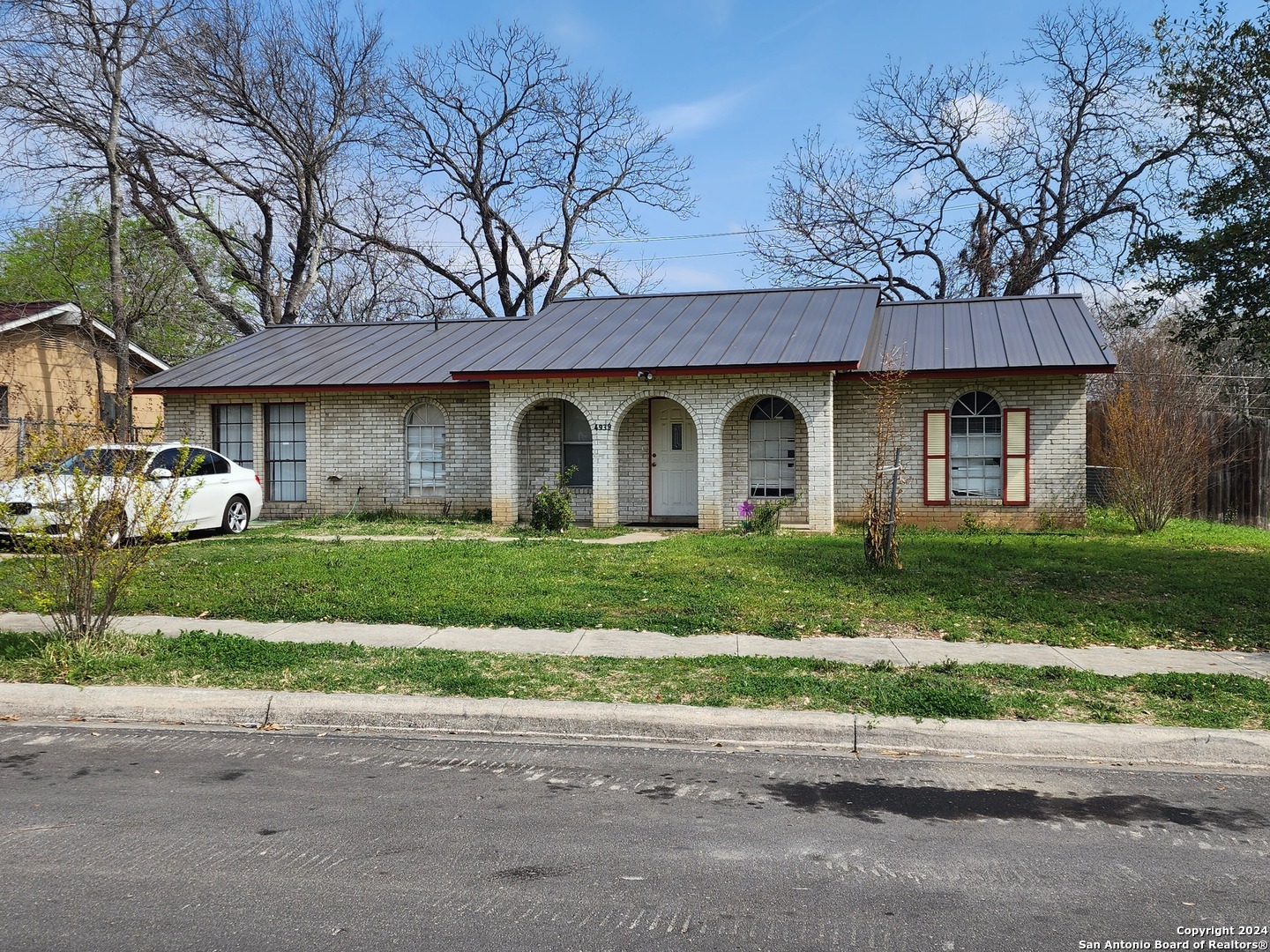 Property Photo: 4939 Casa Grande TX 78233