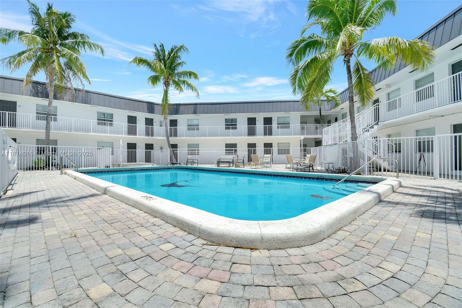 Property Photo: 1470 N Dixie Hwy 31 FL 33304