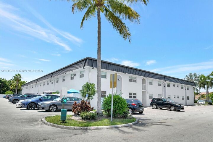 Property Photo:  1470 N Dixie Hwy 31  FL 33304 