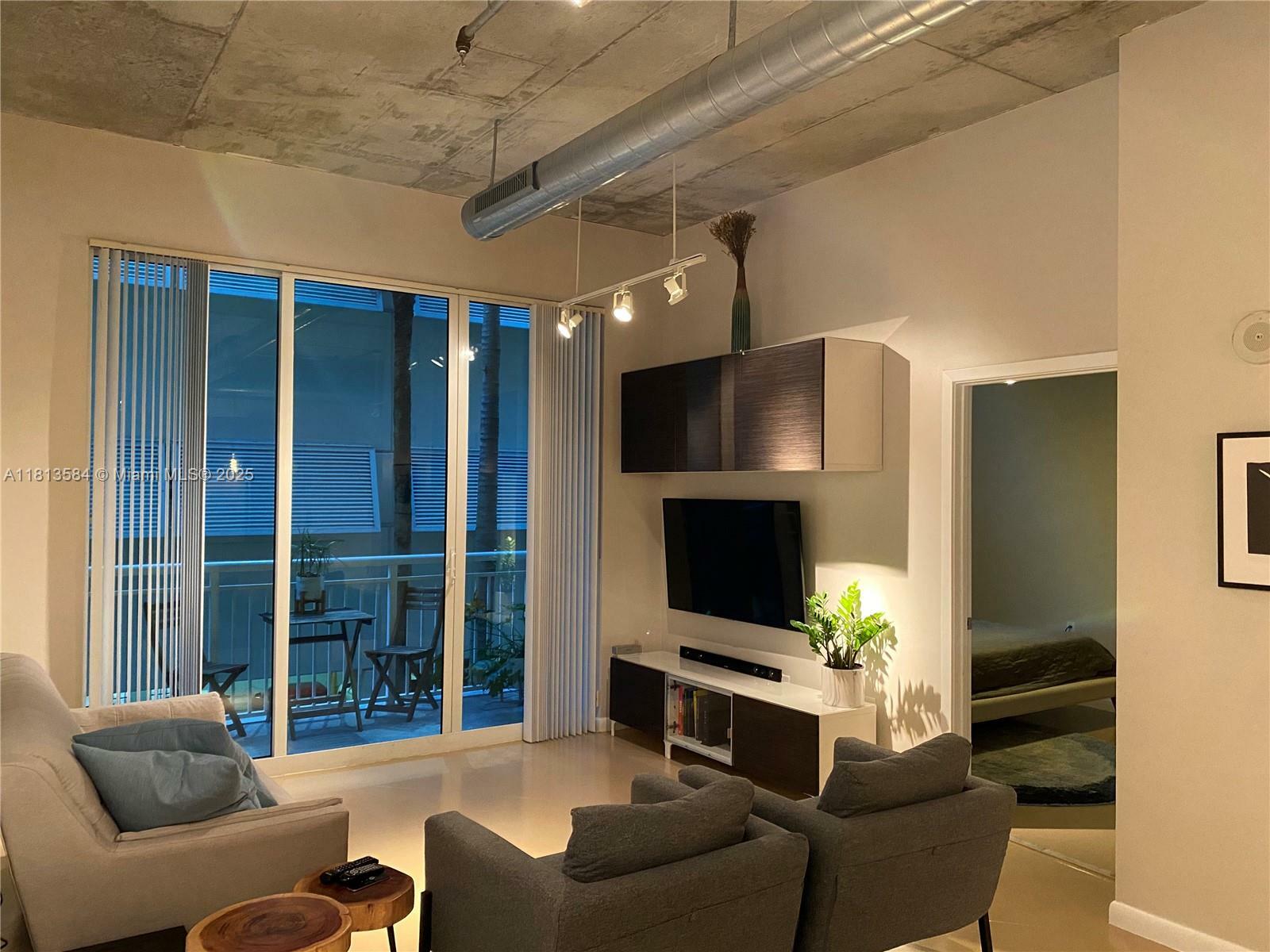 Property Photo: 2001 Biscayne Blvd 3203 FL 33137