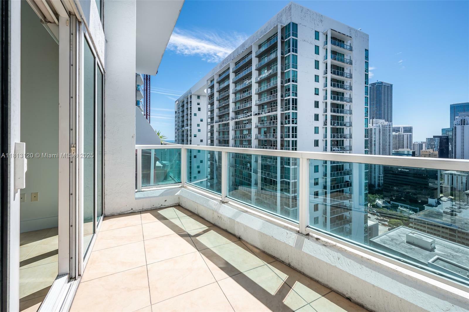 Property Photo: 41 SE 5th St 2006 FL 33131