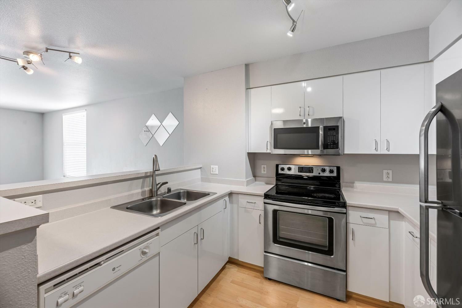 Property Photo: 8100 Oceanview Terrace 117 CA 94132