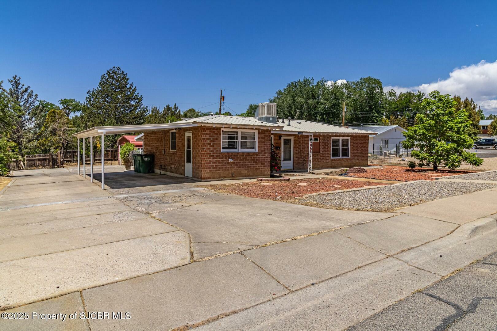 Property Photo: 609 N Allen Avenue NM 87401