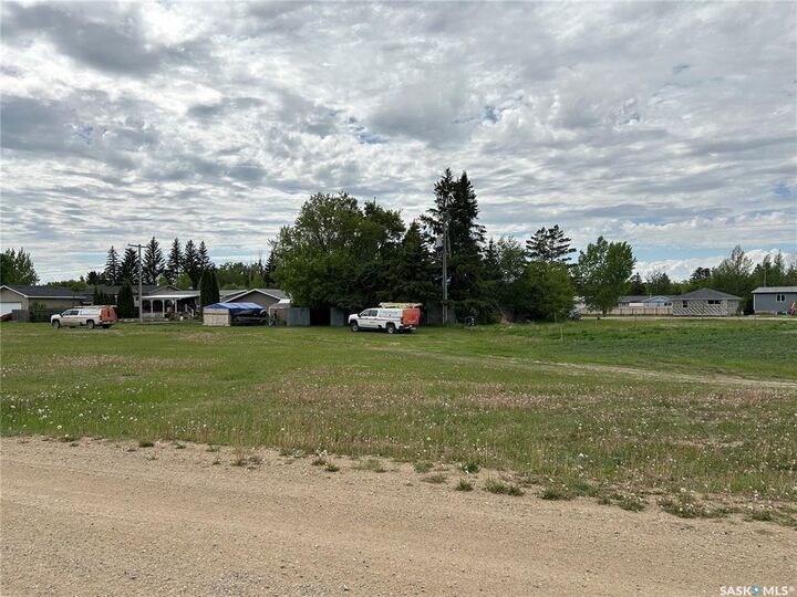 Property Photo: 680 Lunn Street SK S0K 0J0